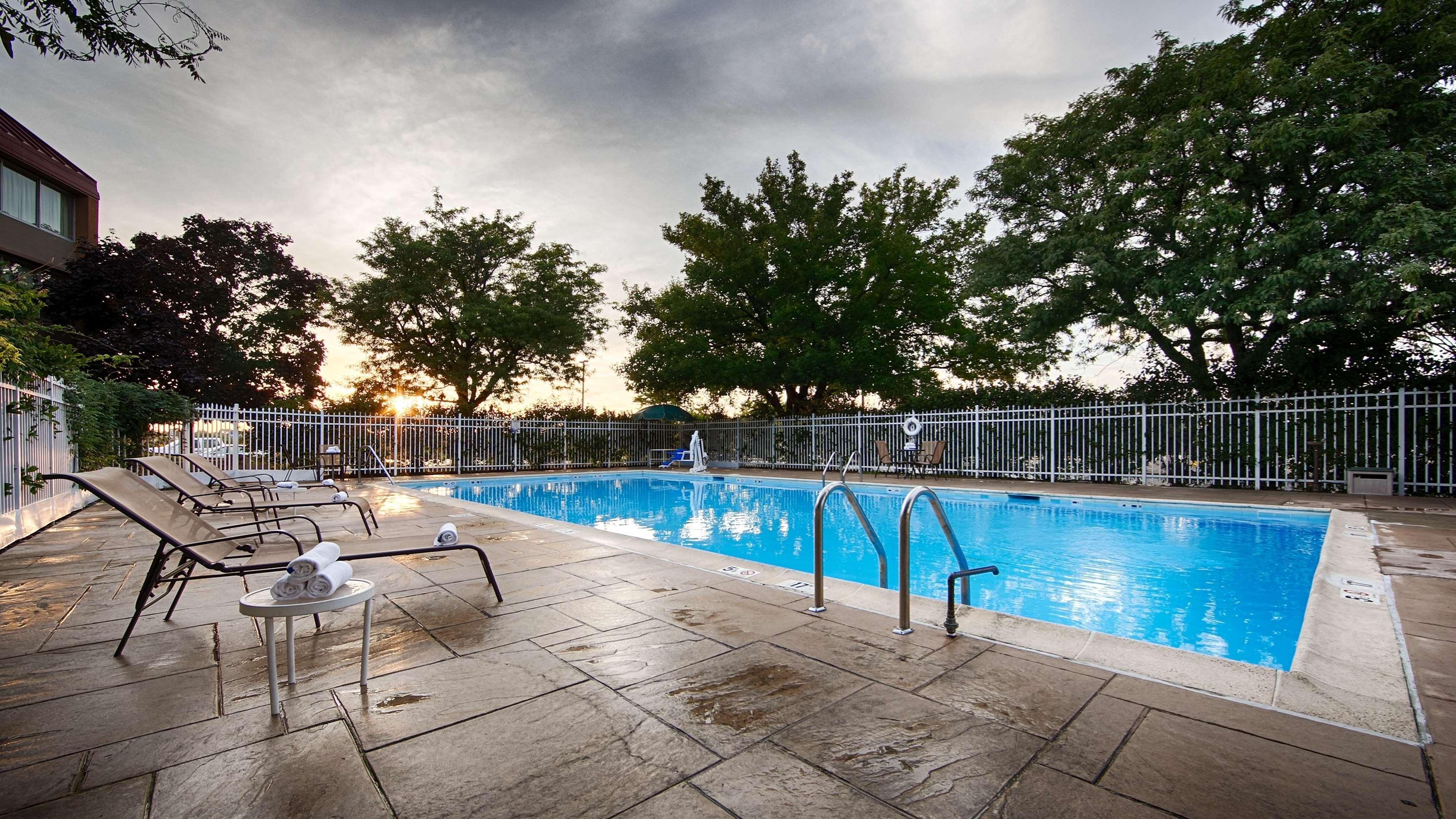 Best Western Plus Chicago Hillside Buitenkant foto